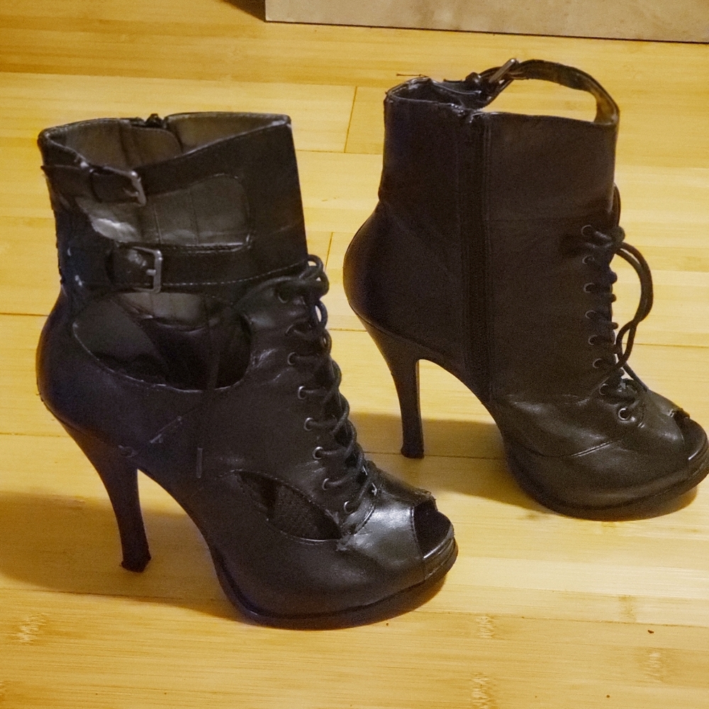 Women's platform boots